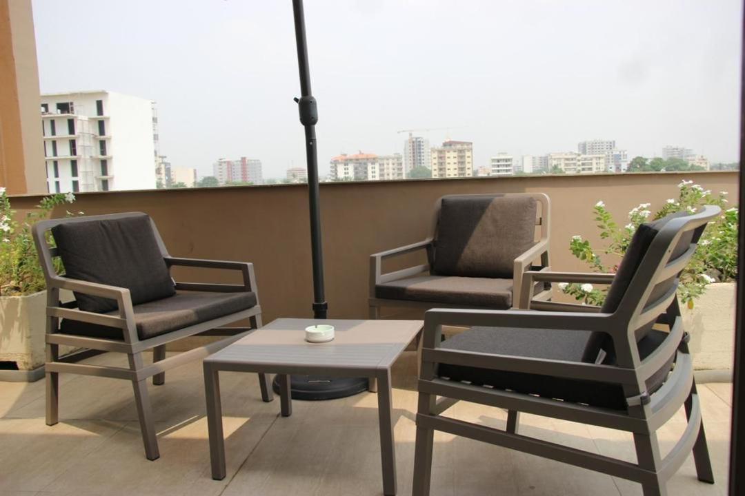 Roots Hotel Apartments Abiyán Exterior foto